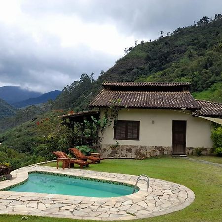 Casa Alpina Com Vista Panoramica De Lumiar Villa Nova Friburgo Eksteriør billede